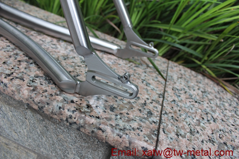 Titanium bike frame13