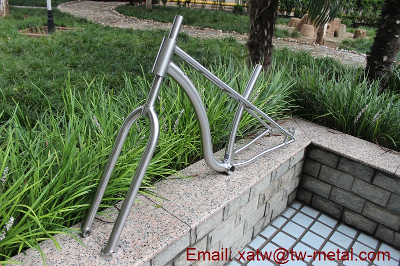 custom ti bike frame16