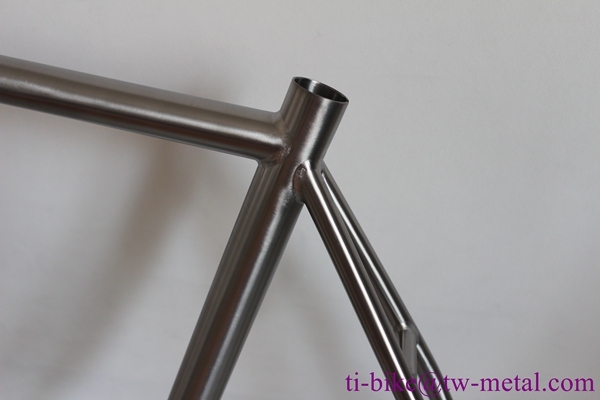 XACD titanium triathlon bicycle frame with 50mm dia stardard BB