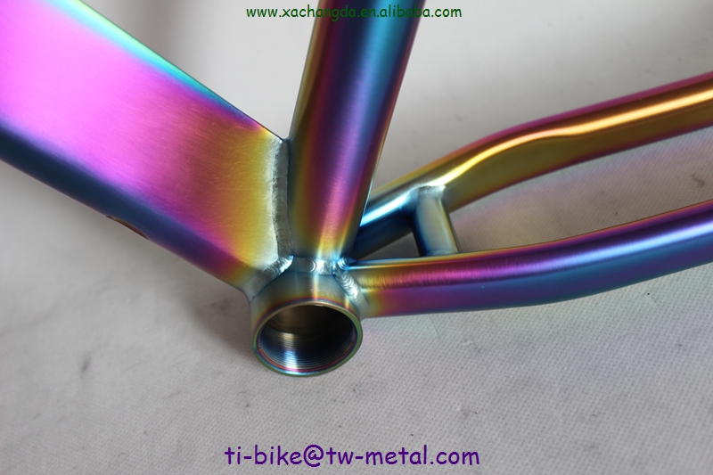 Titanium Gravel Bike Frame with Fork in Rainbow Color with Oval Down Tube Custom
