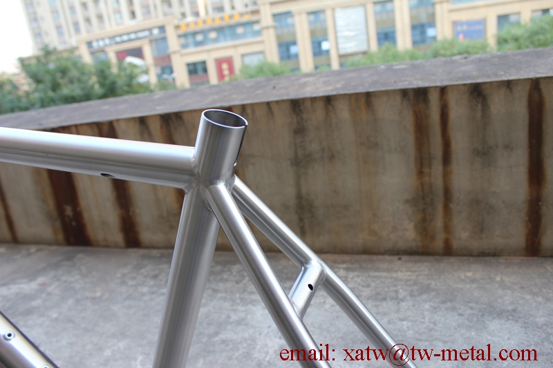 Ti cargo bike frame04