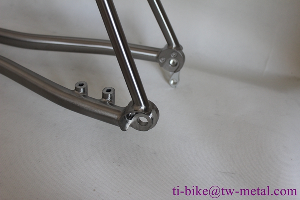 XACD titanium triathlon bicycle frame with 50mm dia stardard BB