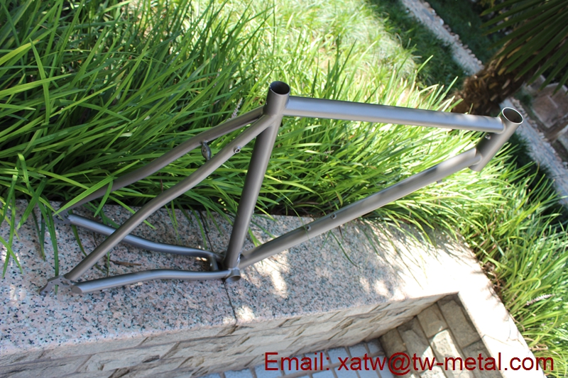 Ti touring bike frame25