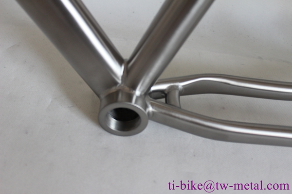 XACD titanium triathlon bicycle frame with 50mm dia stardard BB