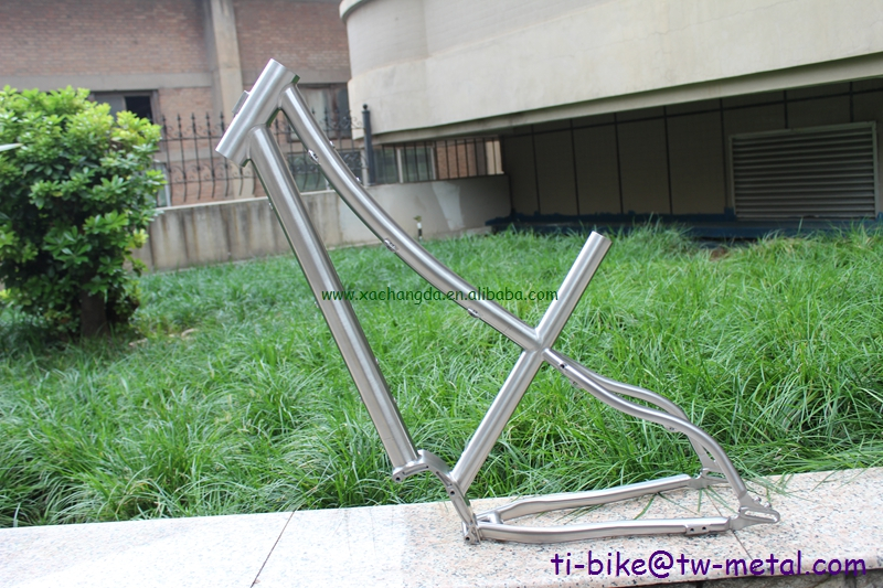 China Titanium Mtb Bike Frame with Pinion And Break Away Design