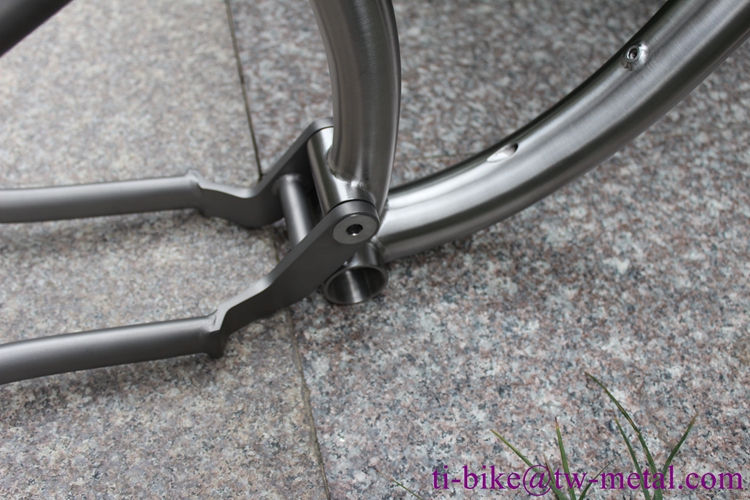 xacd titanium suspension bike frame with UDH dropouts