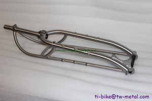 titanium truss fork with 180mm disc brake and 110MM axle design