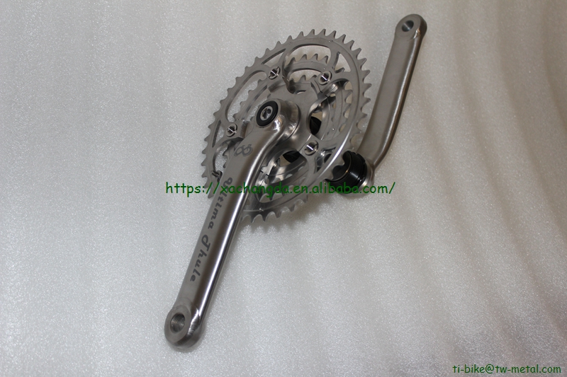 titanium cranks ISIS in 175mm length and three chain rings in 24T,32T and 42T