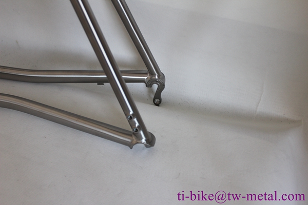 Titanium gravel bike frame with V brake