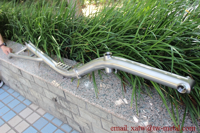 Ti recumbent frameset03