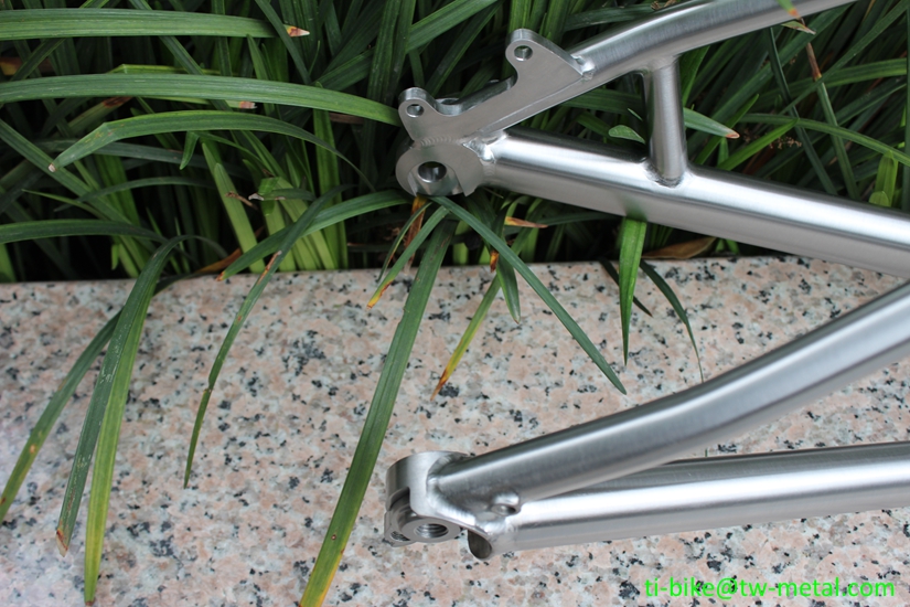 xacd made titanium MTB tandem bike frame with big fat wheel