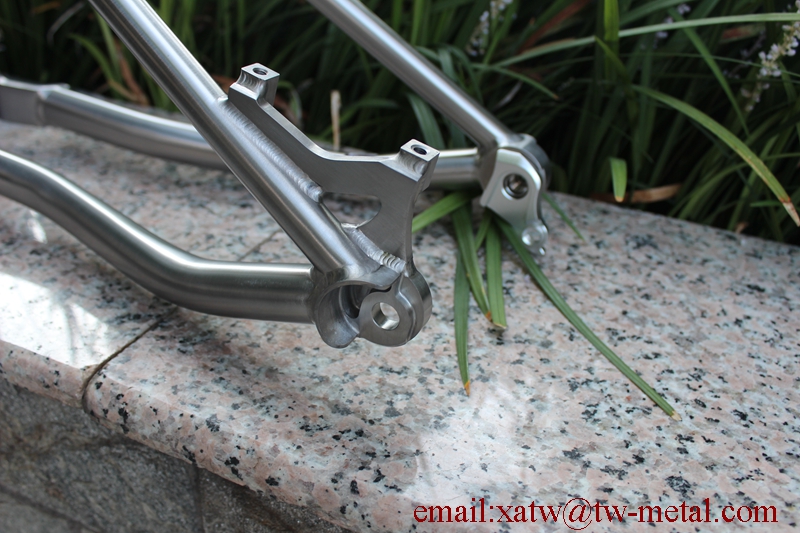 Ti suspension bike frame05