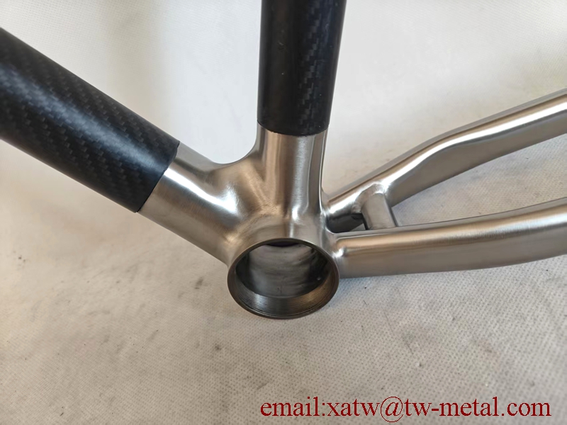Ti & carbon bike frame15