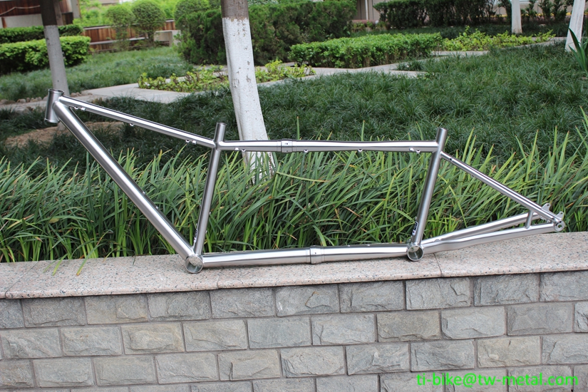 titanium tandem bike frame with couplers