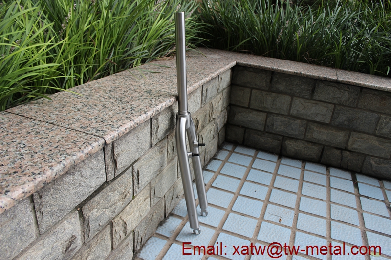 Titanium bike fork13
