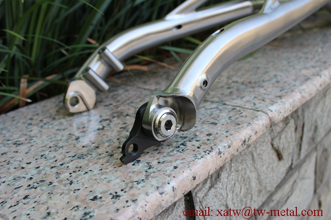 Ti recumbent frameset05