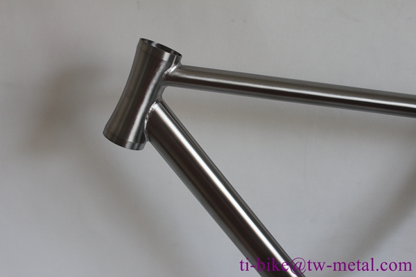 XACD titanium triathlon bicycle frame with 50mm dia stardard BB
